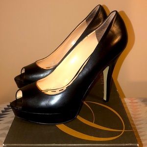 Peep Toe Leather Heels  - Women’s Size 8 Platform Peep-toe Pumps 😍😍